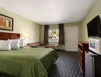 Travelodge By Wyndham Orange County Airport/ 2* Costa Mesa